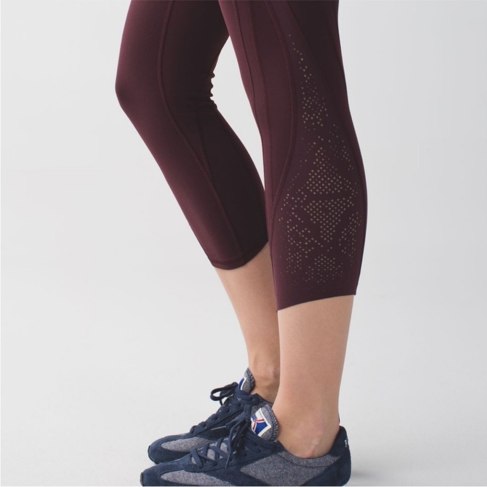 LULULEMON 6 Bordeaux Drama Laser Cut Long Crop Burgundy High-Waisted Leggings